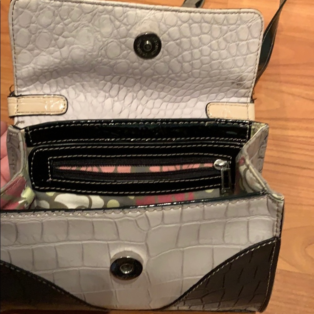 Guess Cross-body - Picture 4 of 7